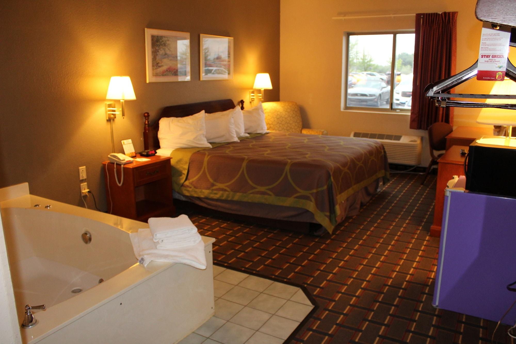 Super 8 By Wyndham Valparaiso Exterior photo